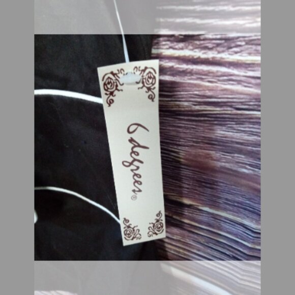 6 DEGREES  OPEN CHEST - Picture 2 of 4